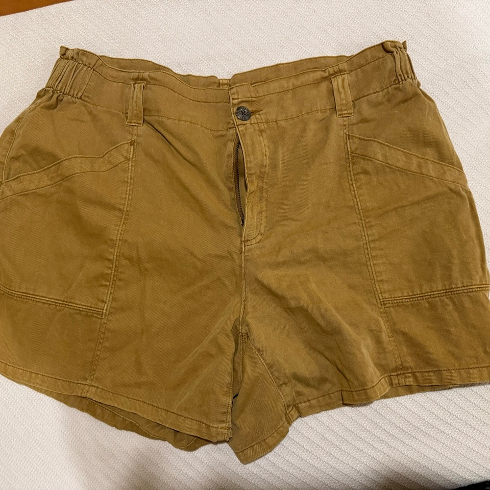 Old Navy Tan Cargo Shorts Versatile Cotton Blend